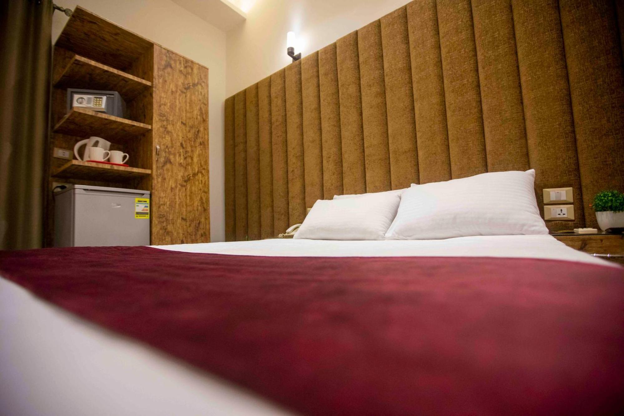 B&G Vlncia Hotel Dontown カイロ エクステリア 写真