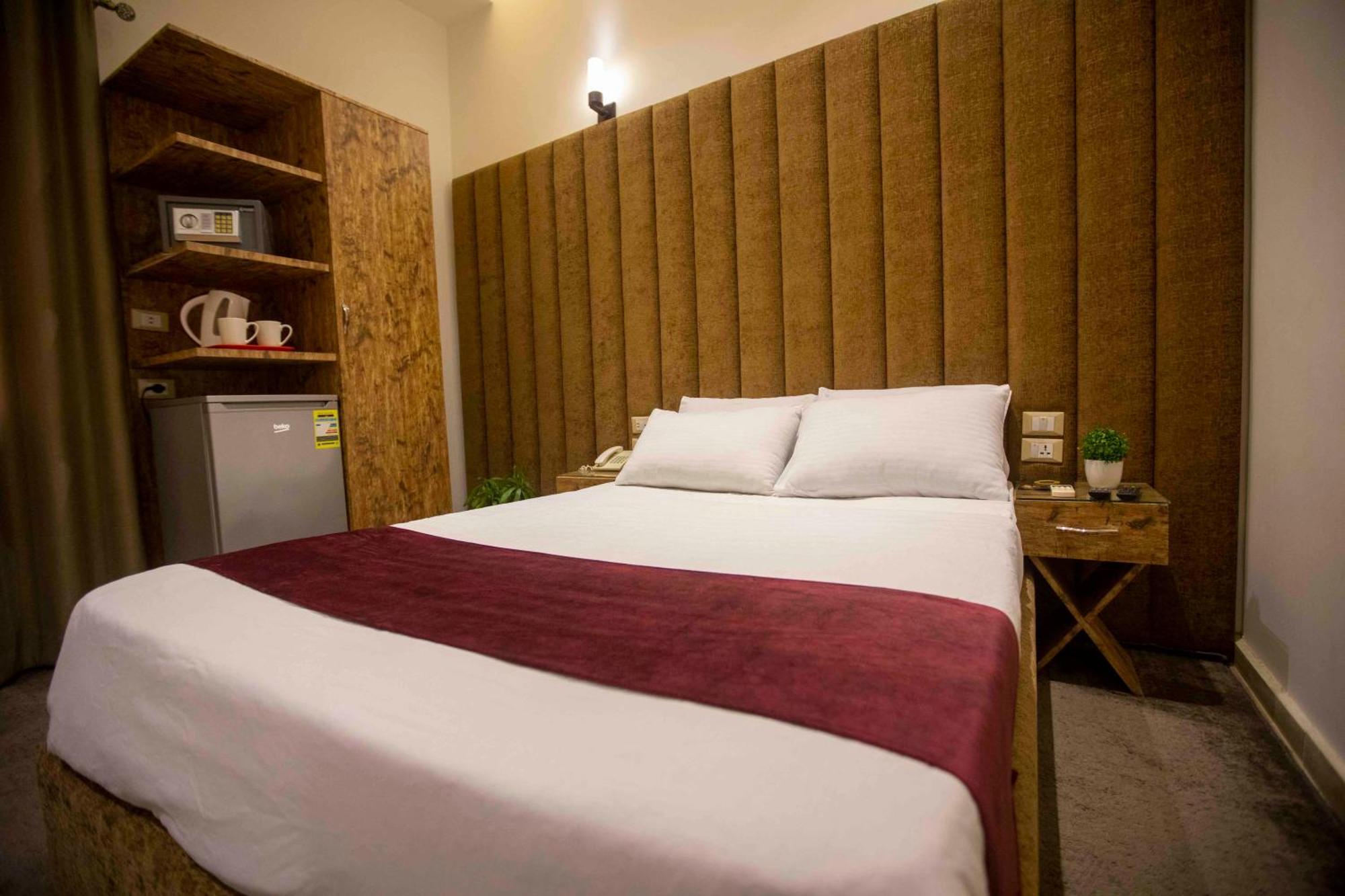 B&G Vlncia Hotel Dontown カイロ エクステリア 写真